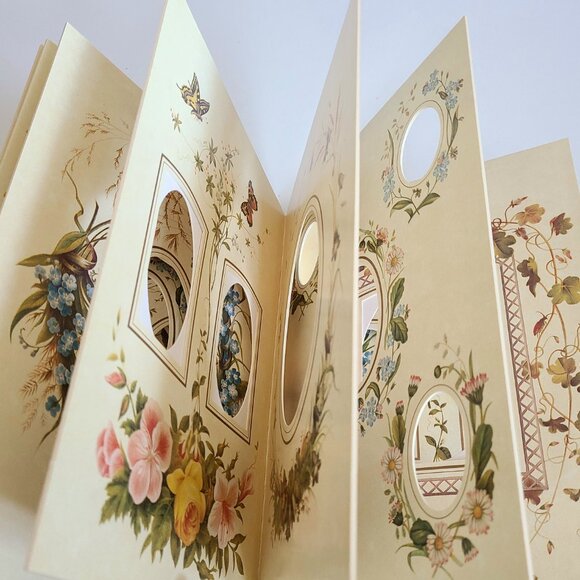 Vintage ''The Victorian Photograph Album'' - Picture 7 of 9